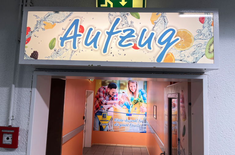 Eingang zum Aufzug vom Parkhaus aus